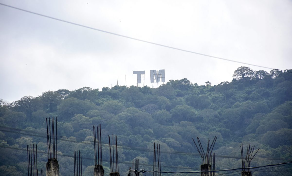 Las letras se ven desde diferentes sectores de Portoviejo.