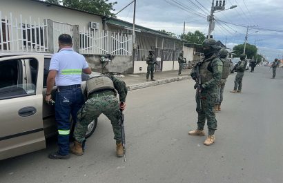 LLegan a Manta tropas élite del Ejército Ecuatoriano para fortalecer las operaciones militares