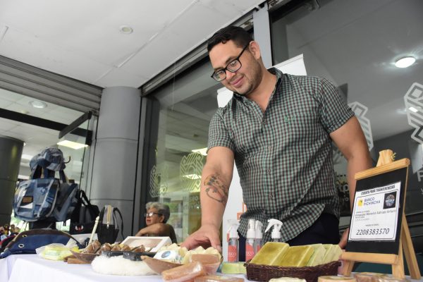 Feria de Emprendedores exhibe talento local en Portoviejo hasta el 31 de mayo