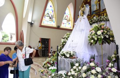 Una eucaristía en honor a la virgen La Merced