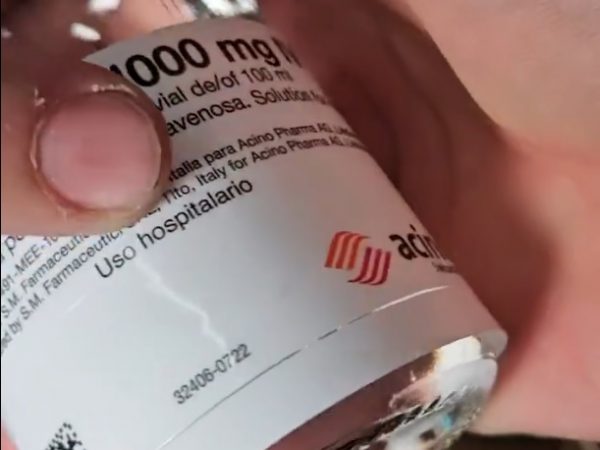 La Agencia Nacional de Regulación, Control y Vigilancia Sanitaria (Arcsa) clausuró una farmacia en el sector de Sauces 8, en Guayaquil.