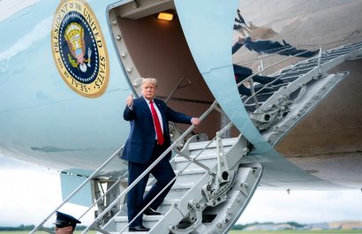 La Casa Blanca amenaza con vetar un proyecto de ley que limita la capacidad de Donald Trump para imponer aranceles