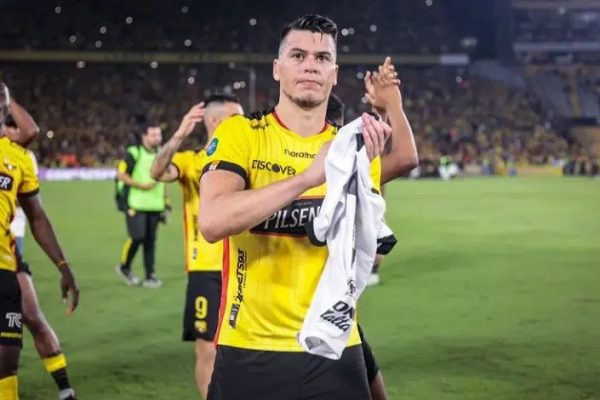 La Comisión del Estatuto del Jugador de la FIFA resolvió a favor del defensa uruguayo Carlos Rodríguez
