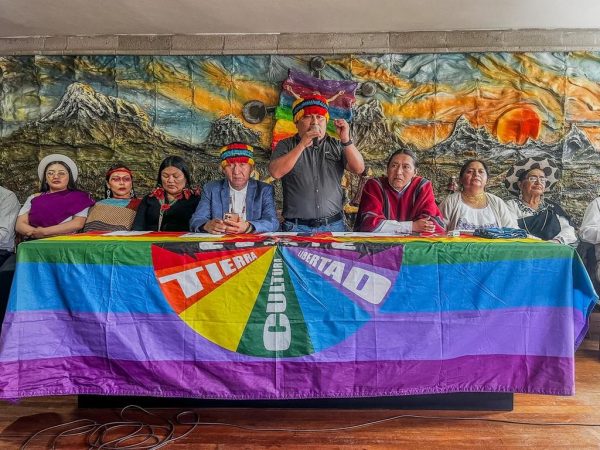 La Conaie anuncia paro nacional indefinido en rechazo a la eliminación del subsidio al diésel.