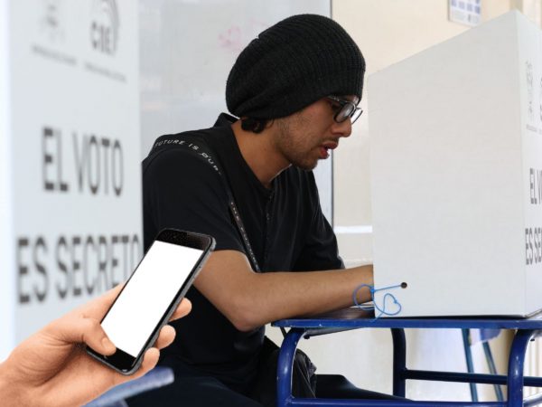La Corte Constitucional declara constitucional medida del CNE sobre dispositivos móviles durante la segunda vuelta electoral.