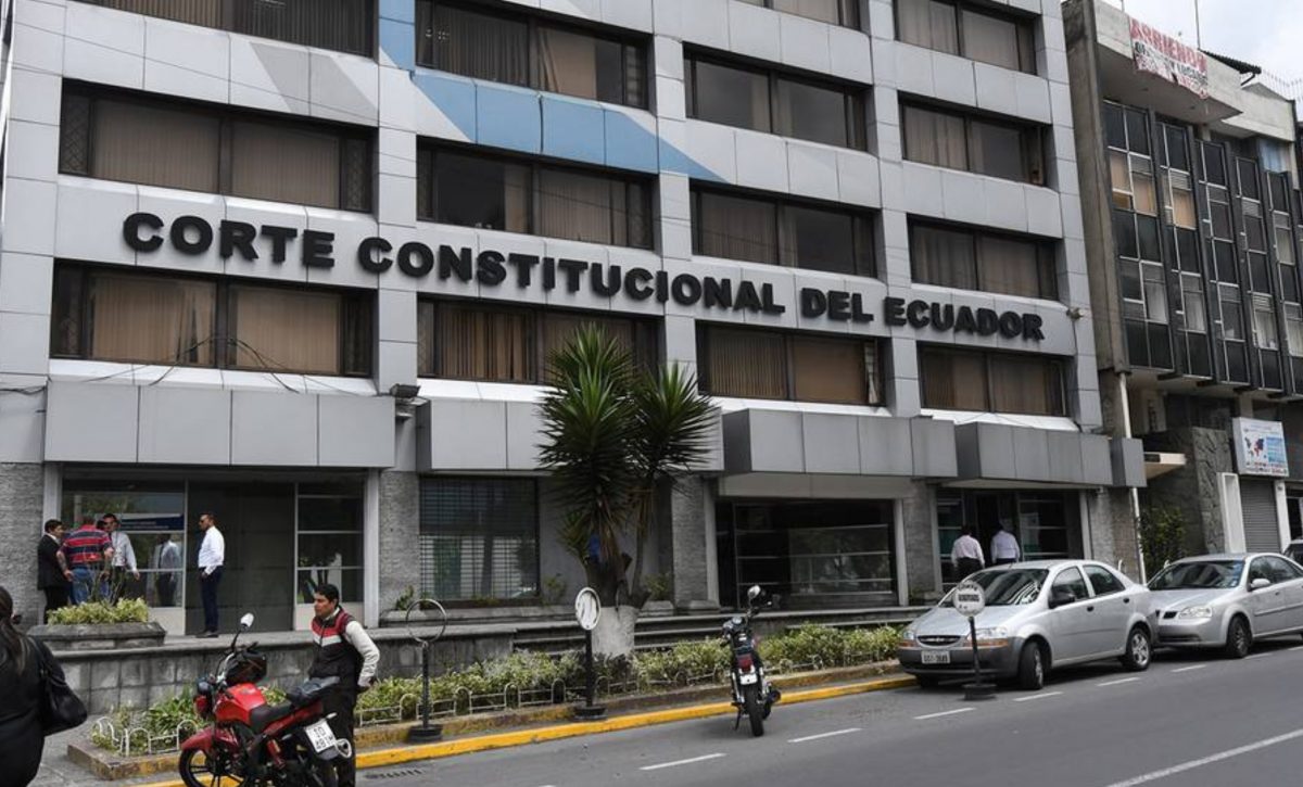 La Corte Constitucional está a punto de resolver sobre prohibición de celulares en la segunda vuelta electoral.