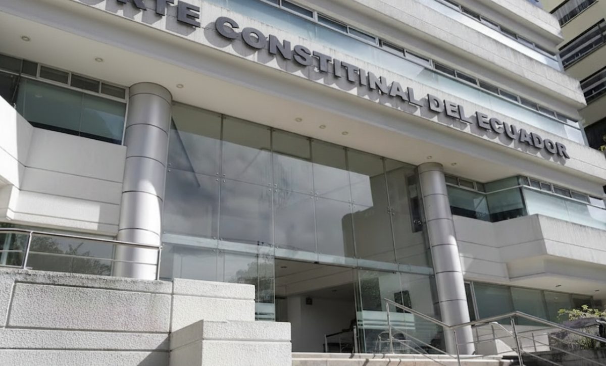 La Corte Constitucional ordena al Ministerio de Defensa pagar indemnizaciones y pensiones a deudos de exmilitares.