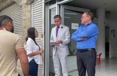 La Defensoría del Pueblo verifica la permanencia de torniquetes en el transporte urbano de Santo Domingo, a pesar de la orden judicial de retirarlos
