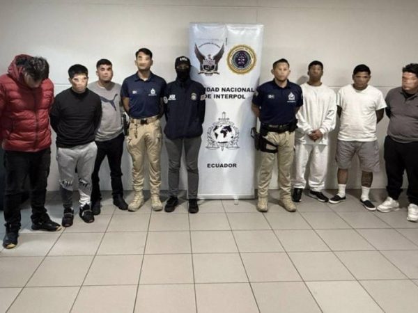 La Embajada de Estados Unidos, en Ecuador, confirmó que seis ciudadanos ecuatorianos resultaron deportados desde ese país.