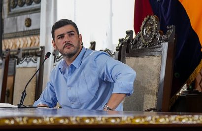 La Fiscalía General del Estado (FGE) solicitó vincular al alcalde de Guayaquil, Aquiles Álvarez, al caso Triple A.