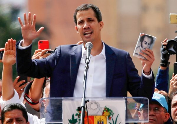 La Fiscalía de Venezuela solicitó este viernes 13 de junio de 2025 una nueva orden de captura contra el líder opositor Juan Guaidó.
