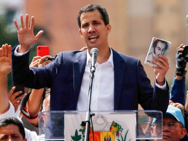 La Fiscalía de Venezuela solicitó este viernes 13 de junio de 2025 una nueva orden de captura contra el líder opositor Juan Guaidó.
