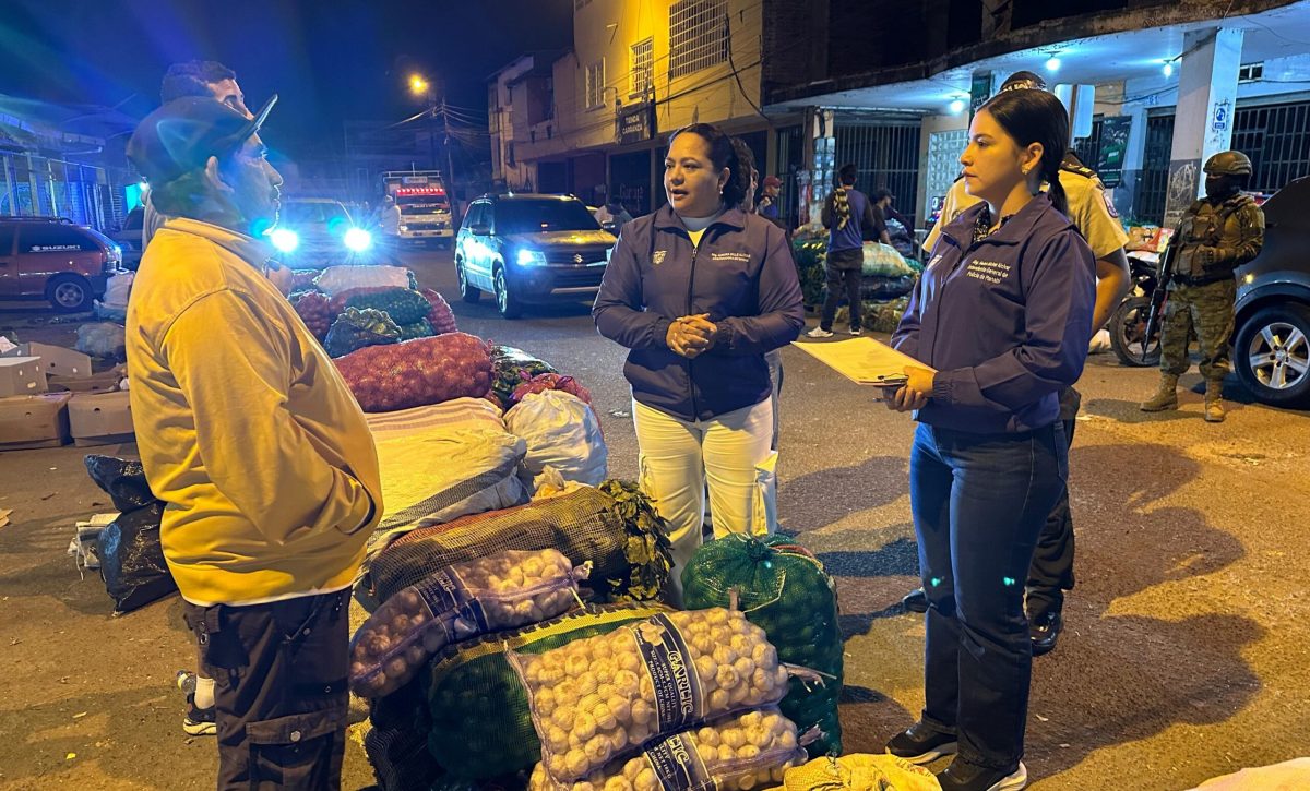 La Gobernación de Manabí realiza controles en el mercado mayorista de Portoviejo para prevenir la especulación de precios tras la eliminación del subsidio al diésel