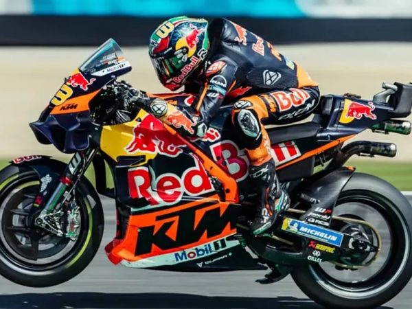 La KTM RC16, la MotoGP que alcanzó un récord de velocidad de 366,1 km/h, será subastada por RM Sotheby’s.