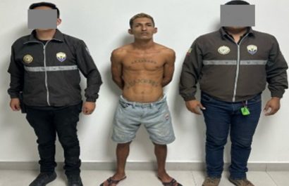 La Policía Nacional capturó a Yendry Adrián Macías Lino, presunto implicado en la masacre dentro de una urbanización en Manta.