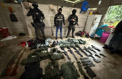 La Policía Nacional detuvo a presuntos implicados en una masacre ocurrida en una gallera del cantón El Carmen, provincia de Manabí.