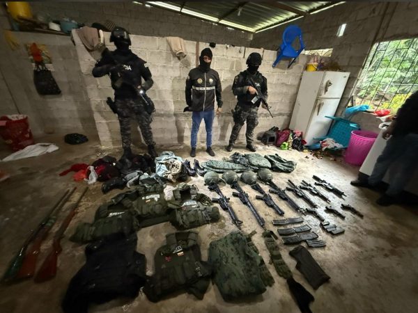 La Policía Nacional detuvo a presuntos implicados en una masacre ocurrida en una gallera del cantón El Carmen, provincia de Manabí.