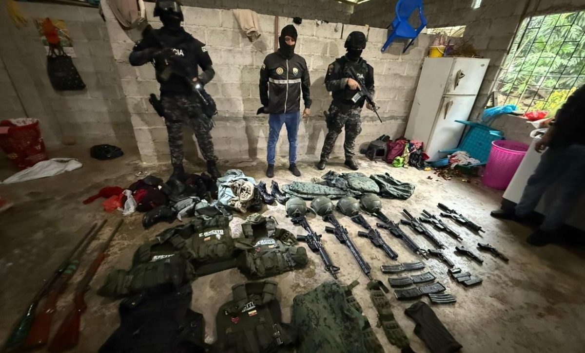 La Policía Nacional detuvo a presuntos implicados en una masacre ocurrida en una gallera del cantón El Carmen, provincia de Manabí.