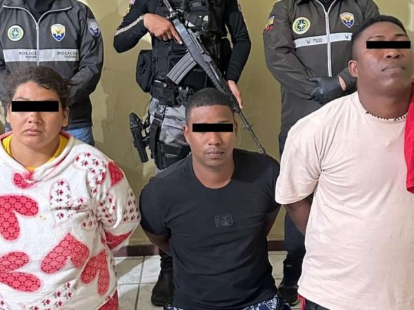 La Policía Nacional ejecutó un operativo en el sector El Piedrero, cantón La Troncal, que culminó con la aprehensión de tres presuntos sicarios.