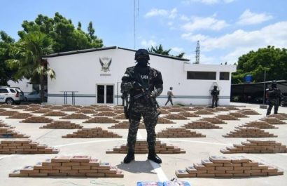 La Policía Nacional, en colaboración con la agencia antidrogas de Estados Unidos y el apoyo logístico de las Fuerzas Armadas, incautó 12 toneladas de droga.
