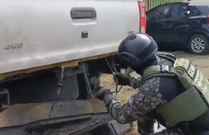 La Policía Nacional incautó 230 kilos de clorhidrato de cocaína ocultos en el doble fondo del balde de una camioneta.