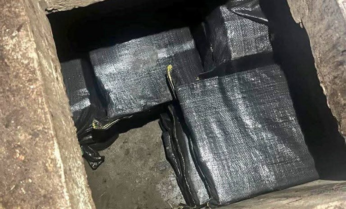 La Policía asestó un nuevo golpe al narcotráfico con la incautación de aproximadamente una tonelada de droga. Esto se logró tras un operativo antidrogas
