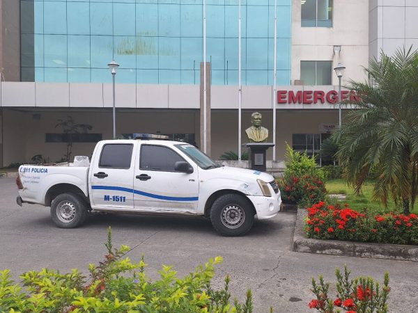 La Policía llegó hasta la casa de salud para investigar el caso.