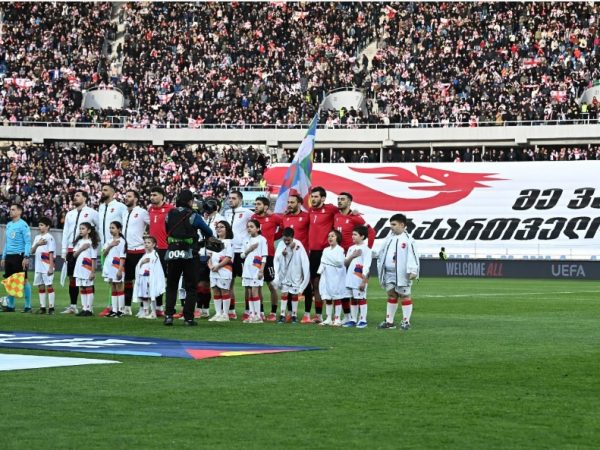 La UEFA sanciona a Georgia con un partido de suspensión, tras incidentes contra Armenia.