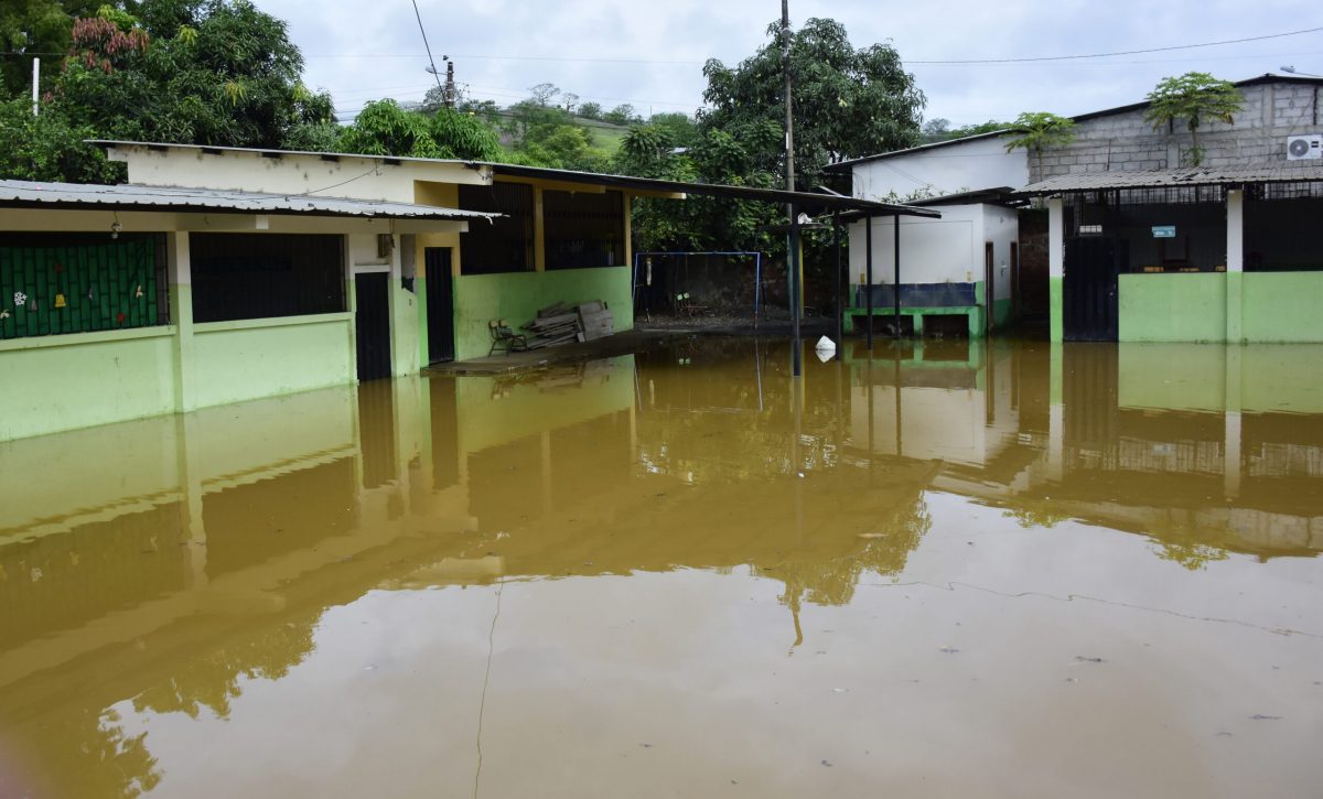 La UNE alerta que el 80 % de los planteles educativos requiere de mantenimiento urgente