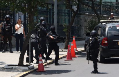 La Unidad Antiexplosivos de la Policía detonó de forma controlada un supuesto artefacto explosivo en la Asamblea Nacional