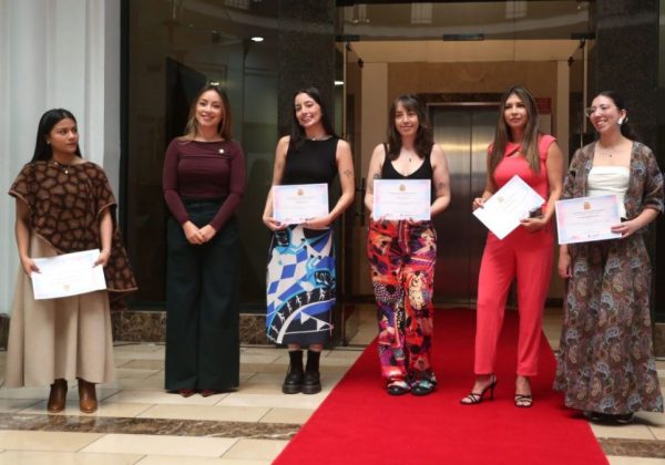 La Vicepresidencia promueve emprendimientos femeninos en la feria denominada "Ellas Crean". (Vicepresidencia).