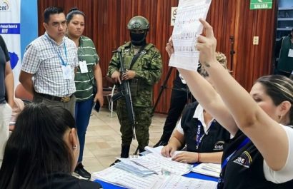 La alianza Revolución Ciudadana-RETO presentó nuevos reclamos ante el Consejo Nacional Electoral (CNE).