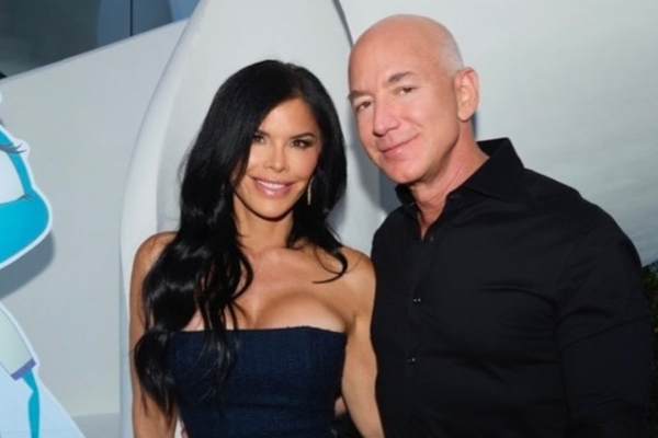 La boda del Jeff Bezos, dueño de Amazon, causa controversia en Venecia huéspedes echados y protestas