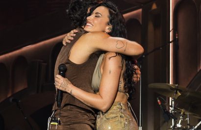 La cantante Demi Lovato junto al Joe Jonas durante el concierto en New Jersey. FOTO: ddlovato (Instagram).