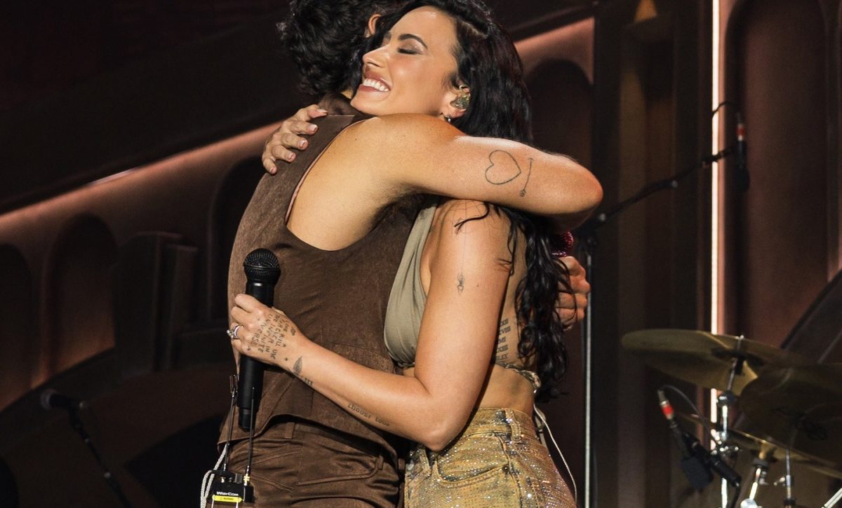 La cantante Demi Lovato junto al Joe Jonas durante el concierto en New Jersey. FOTO: ddlovato (Instagram).