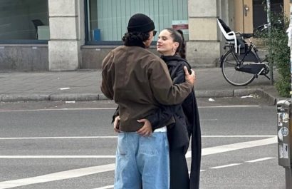 La cantante Rosalía y Emilio Sakraya en Munich, Alemania.