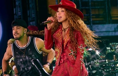 La cantante colombiana Shakira anunció un concierto en Ecuador como parte de su gira mundial Las Mujeres Ya No Lloran.