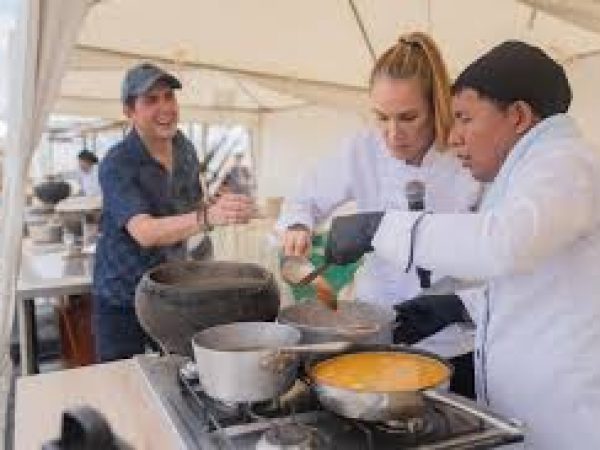 La cocina manabita se consolida como atractivo clave durante los feriados en Ecuador