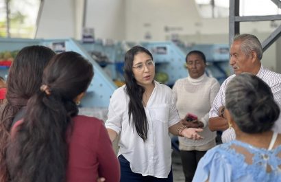 La concejal Liliana Silva, militante de Unidad Popular, impulsa procesos de fiscalización política en el Concejo Cantonal de Santo Domingo, en medio de tensiones con autoridades locales.