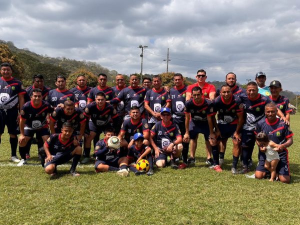 La cooperativa de taxis José Mendoza es uno de los equipos con más seguidores en el campeonato.