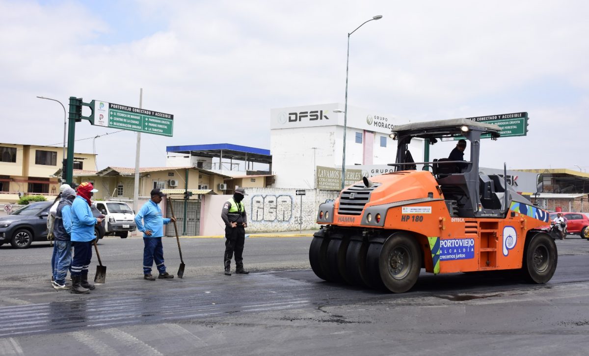 La escasez de asfalto limita las intervenciones viales en Portoviejo al 30% de los 17 kilómetros planificados para 2025