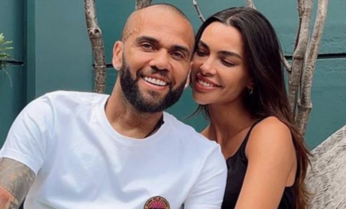 La esposa de Dani Alves anuncia que está embarazada