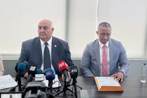 Registrador de la propiedad de Manta responde acusaciones del ministro Reimberg sobre venta de terreno de hermano de 'Fito'