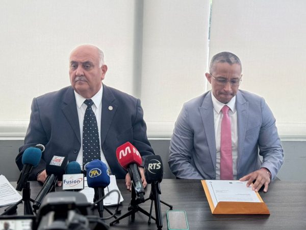Registrador de la propiedad de Manta responde acusaciones del ministro Reimberg sobre venta de terreno de hermano de 'Fito'