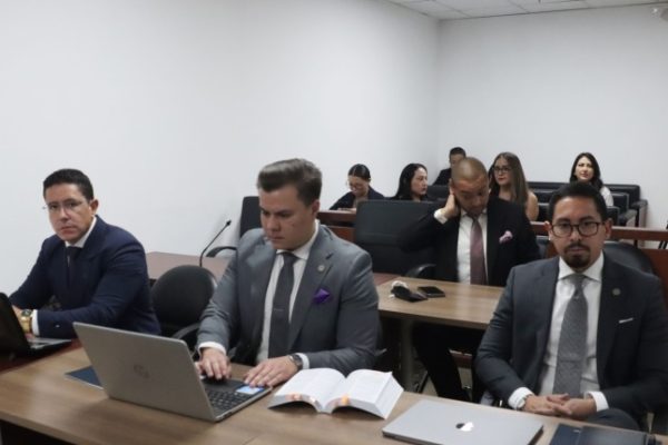 La jueza María Daniela Ayala negó la solicitud de Xavier Jordán para diferir la audiencia de formulación de cargos en el caso Magnicidio FV.