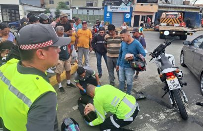 La mujer de nacionalidad extranjera fue auxiliada por paramédicos quienes la trasladaron a un hospital.