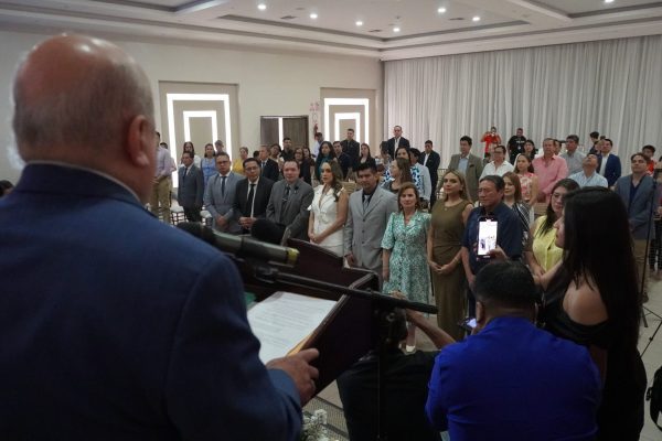 La nueva directiva de la Asociación de Radiodifusión de Santo Domingo asumió sus funciones este 22 de mayo de 2025.