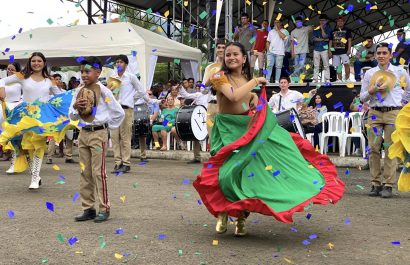 La parroquia Quiroga conmemoró su aniversario 69 con eventos que unieron a la comunidad en un ambiente de alegría y tradición