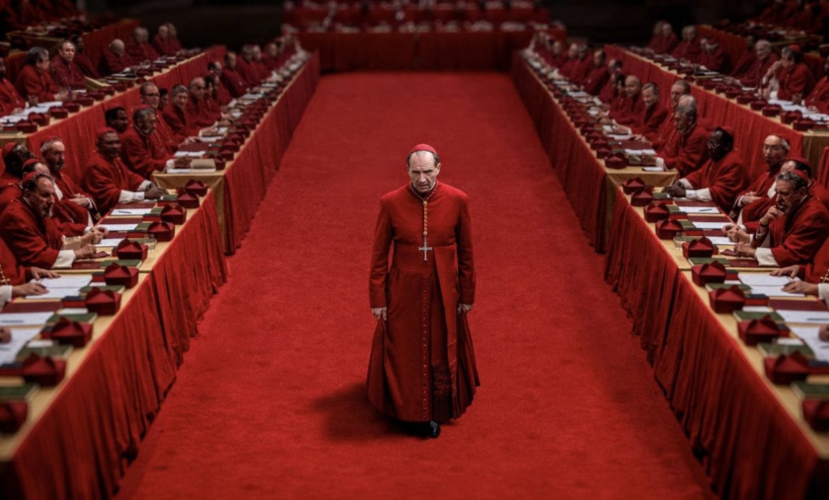 La película 'Cónclave' desnuda el secreto proceso de elección del nuevo papa