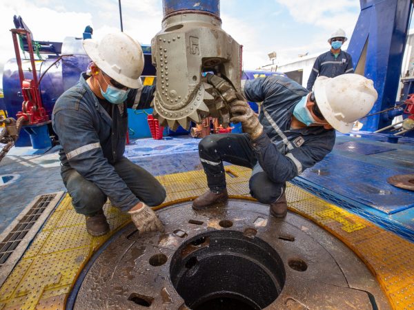 La producción petrolera en Ecuador continúa su tendencia a la baja la inversión urge para la recuperación